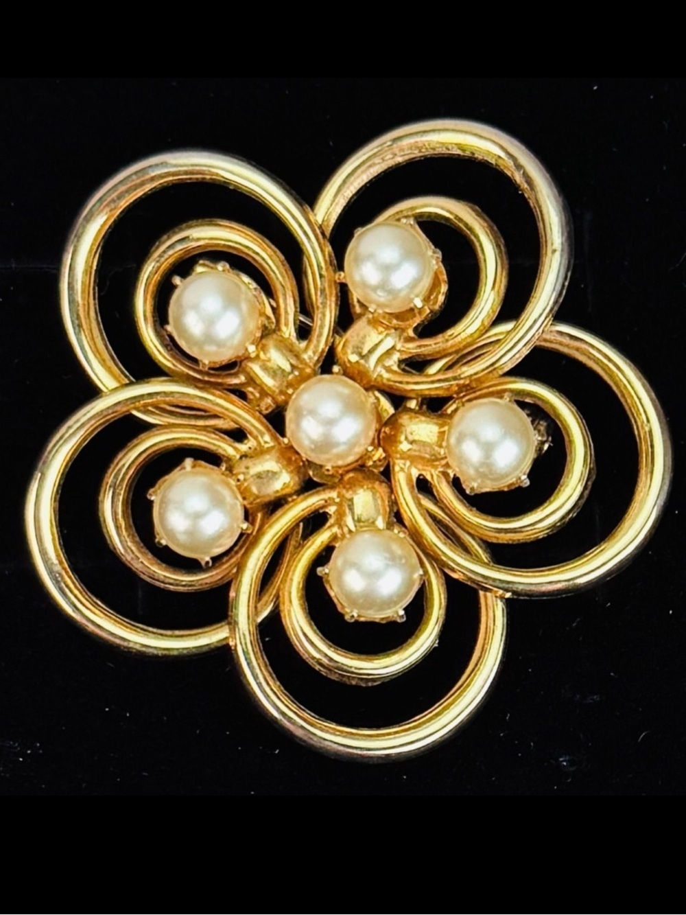 Vintage Goldtone Faux Pearl Flower Brooch Pin